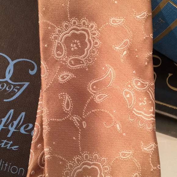 Silk Tie - Picture 8 of 11